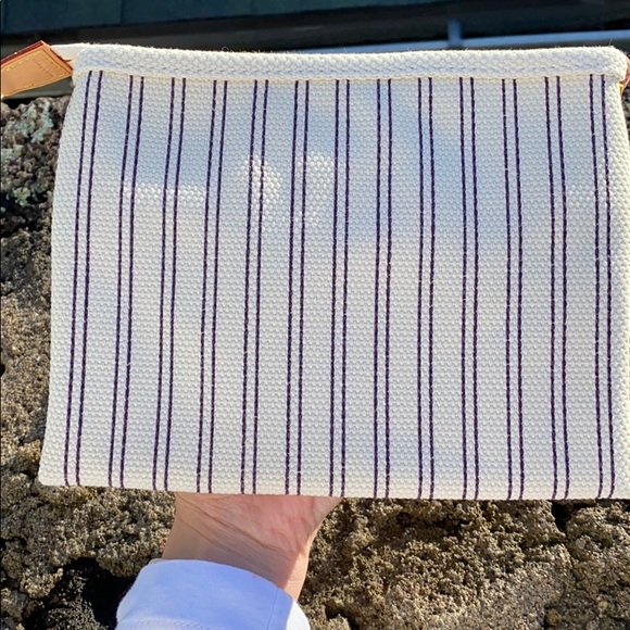 Louis Vuitton Antigua Pouch - Picture 2 of 6